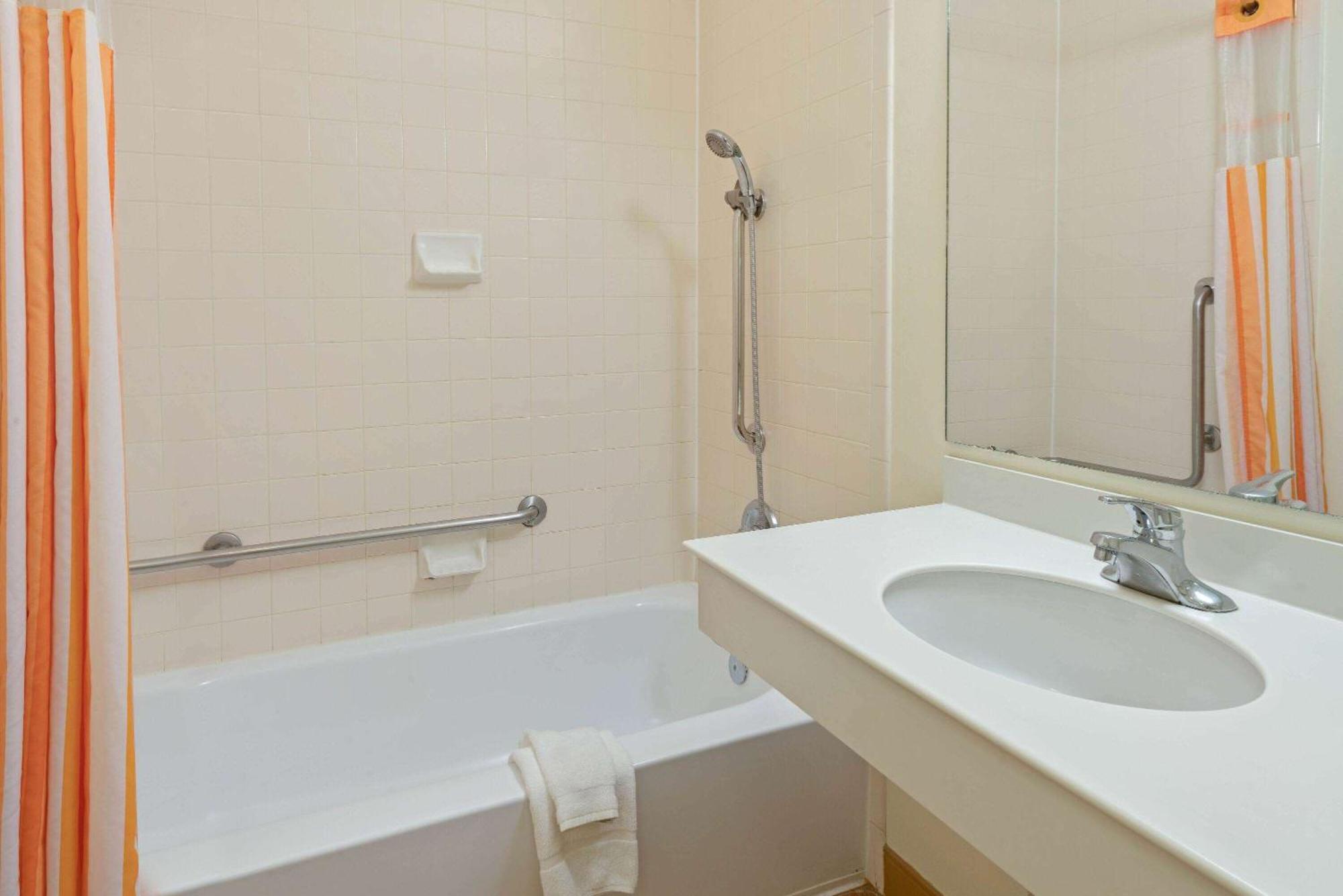La Quinta By Wyndham Salt Lake City - Layton Εξωτερικό φωτογραφία